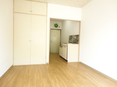 Living and room. Rooms also also has become a bright floor kitchen.