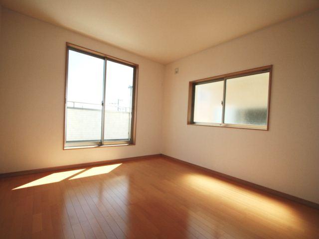 Same specifications photos (Other introspection). Same specifications