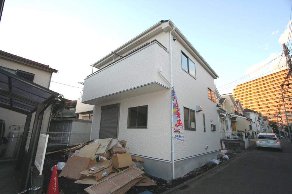 Local appearance photo. Local (12 May 2013) Shooting