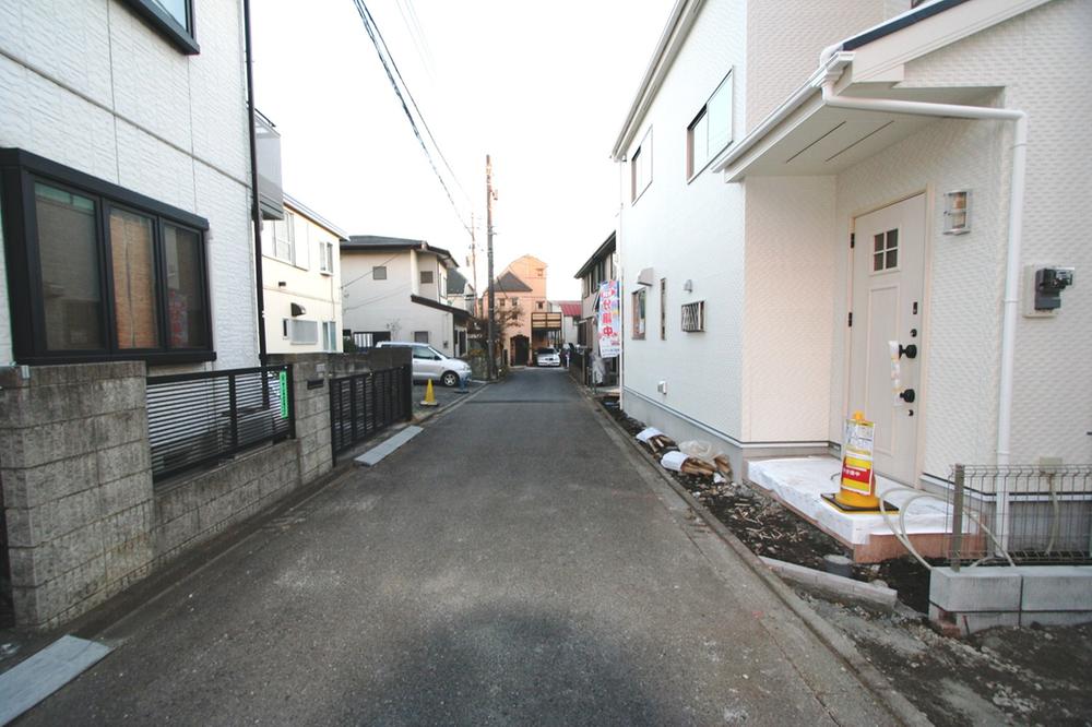 Local photos, including front road. Local (12 May 2013) Shooting