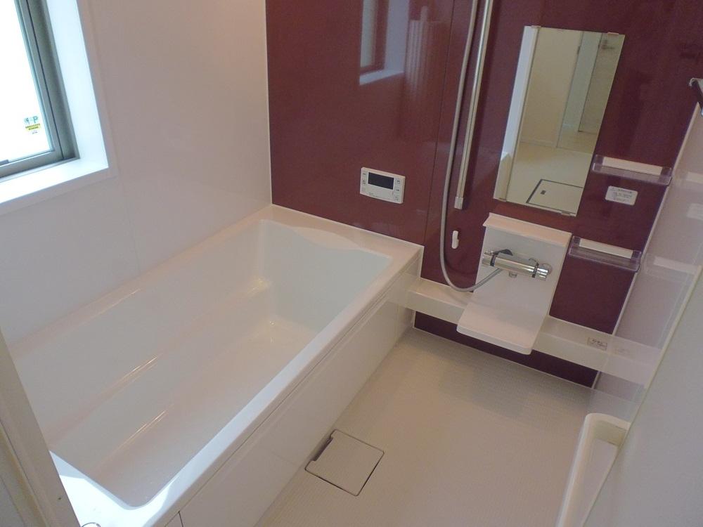 Bathroom. Building 2