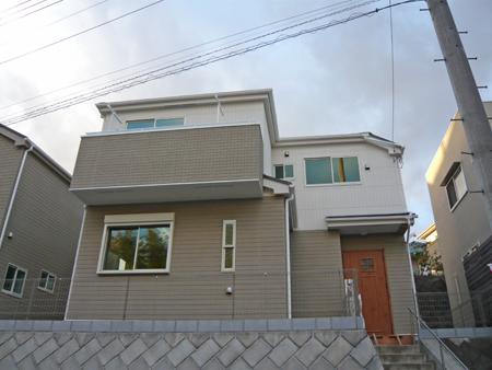 Local appearance photo. Local (12 May 2013) Shooting