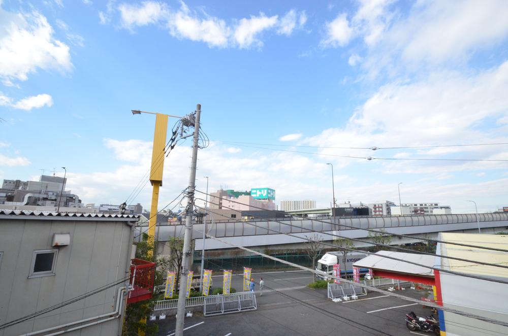 View photos from the dwelling unit. View from the site (November 2013) Shooting