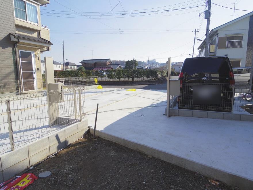 Local photos, including front road. Local (10 May 2013) Shooting