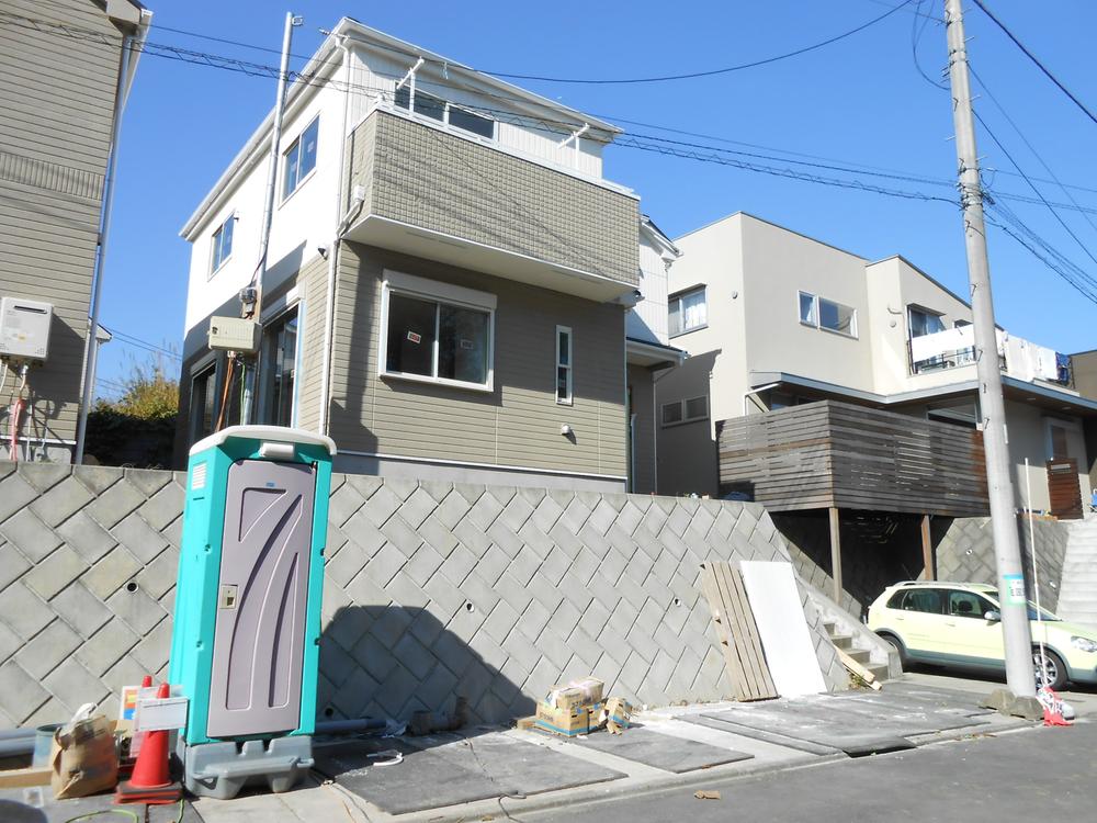 Local appearance photo. Local (11 May 2013) Shooting