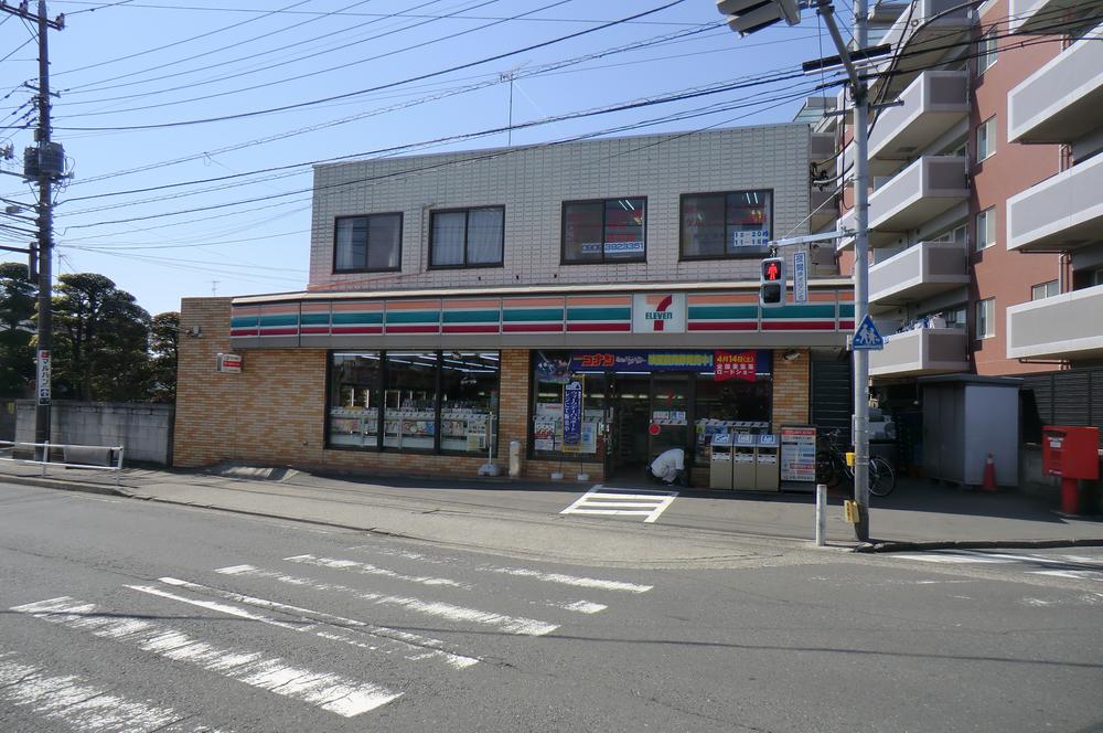 Convenience store. 300m to Seven-Eleven
