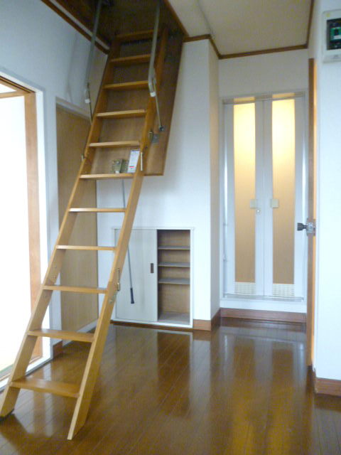 Living and room. K