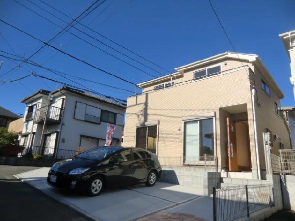 Local appearance photo. Good per sun on 1 Building corner lot