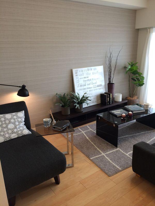 Living. Living Pictures