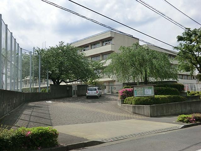 Junior high school. 770m until Yamazaki junior high school
