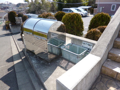Other common areas. ☆ There are yard waste ☆