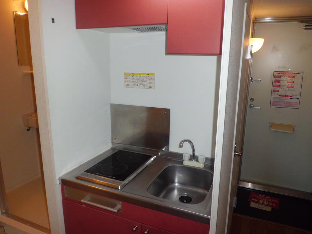 Kitchen. Two-burner stove