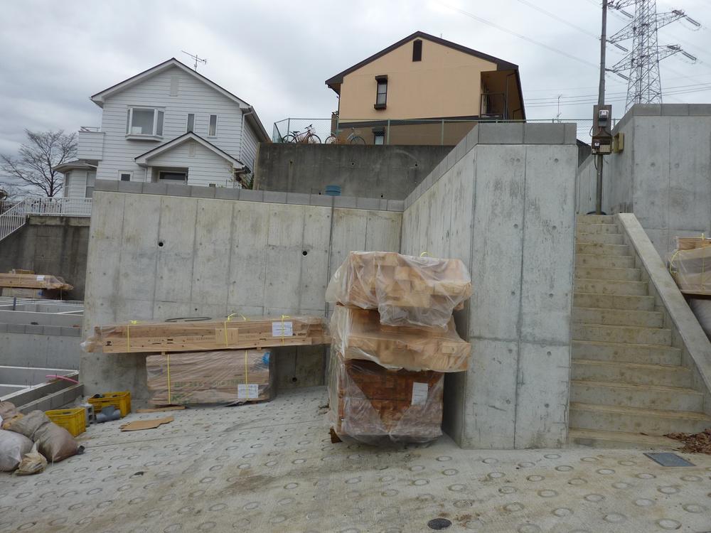 Local appearance photo. Building 3