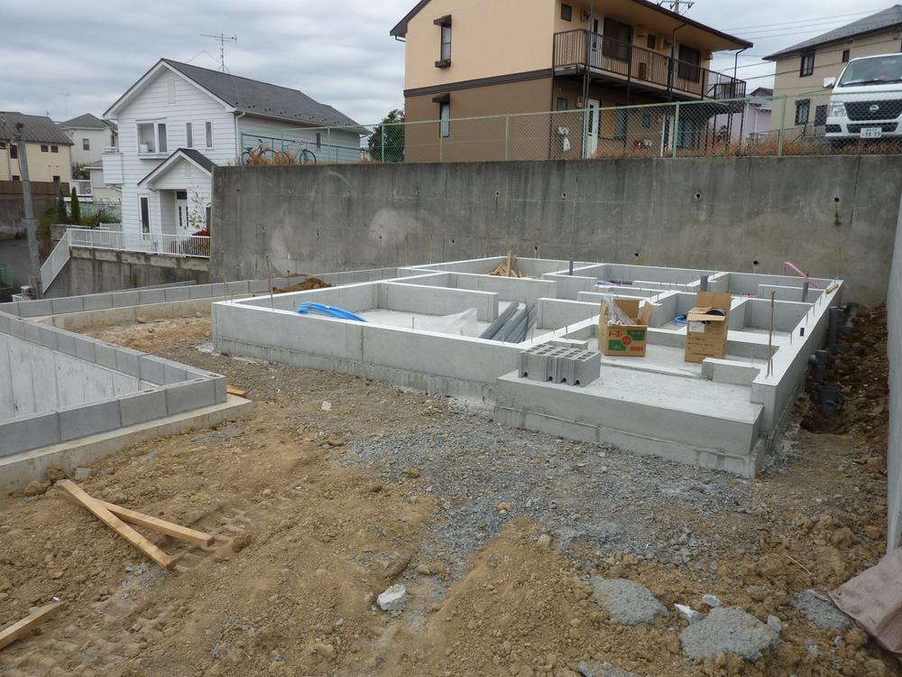 Local appearance photo. 4 Building