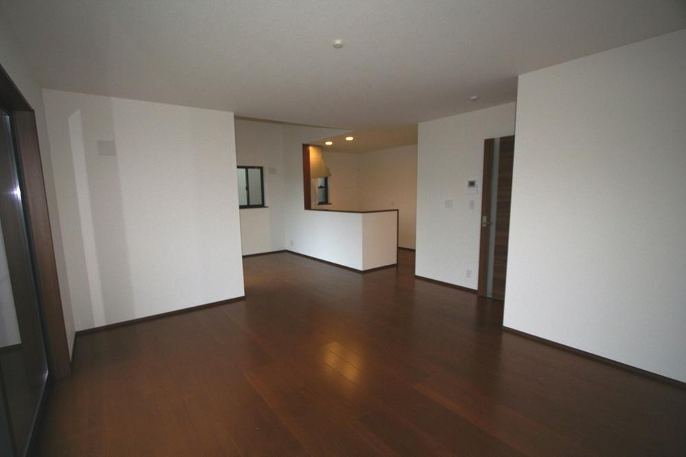 Living. Local (10 May 2013) Shooting