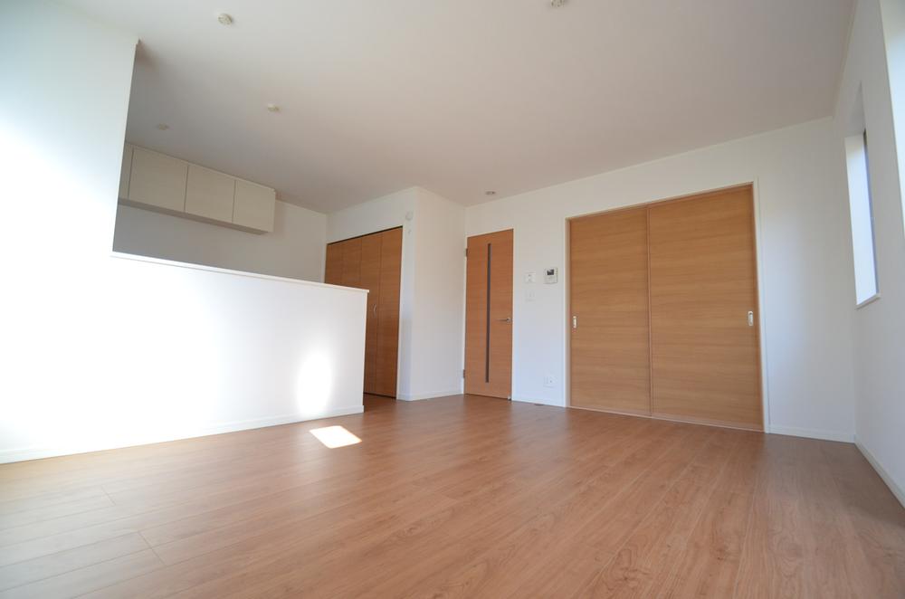 Living. Indoor (12 May 2013) Shooting A Building