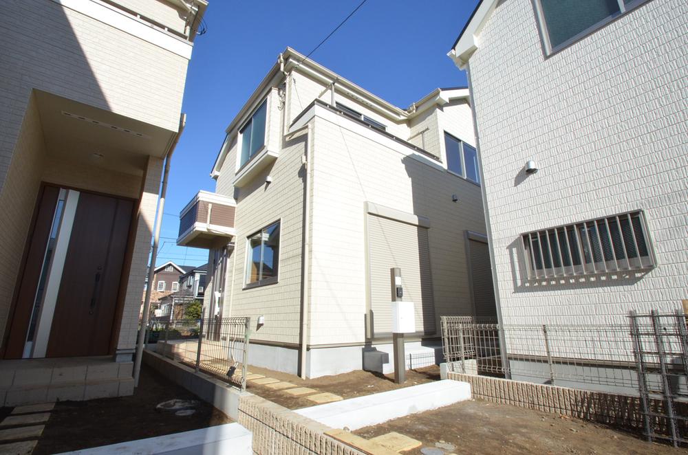 Local appearance photo. Local (12 May 2013) Shooting C Building