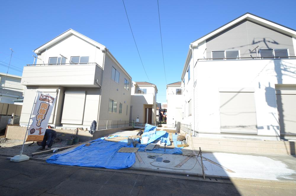 Local photos, including front road. Local (12 May 2013) Shooting