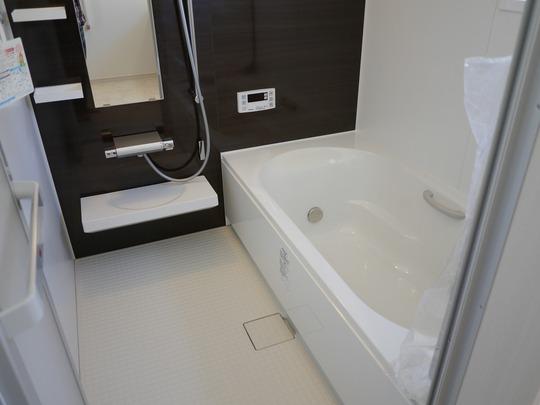 Bathroom. Drying heater with unit bus