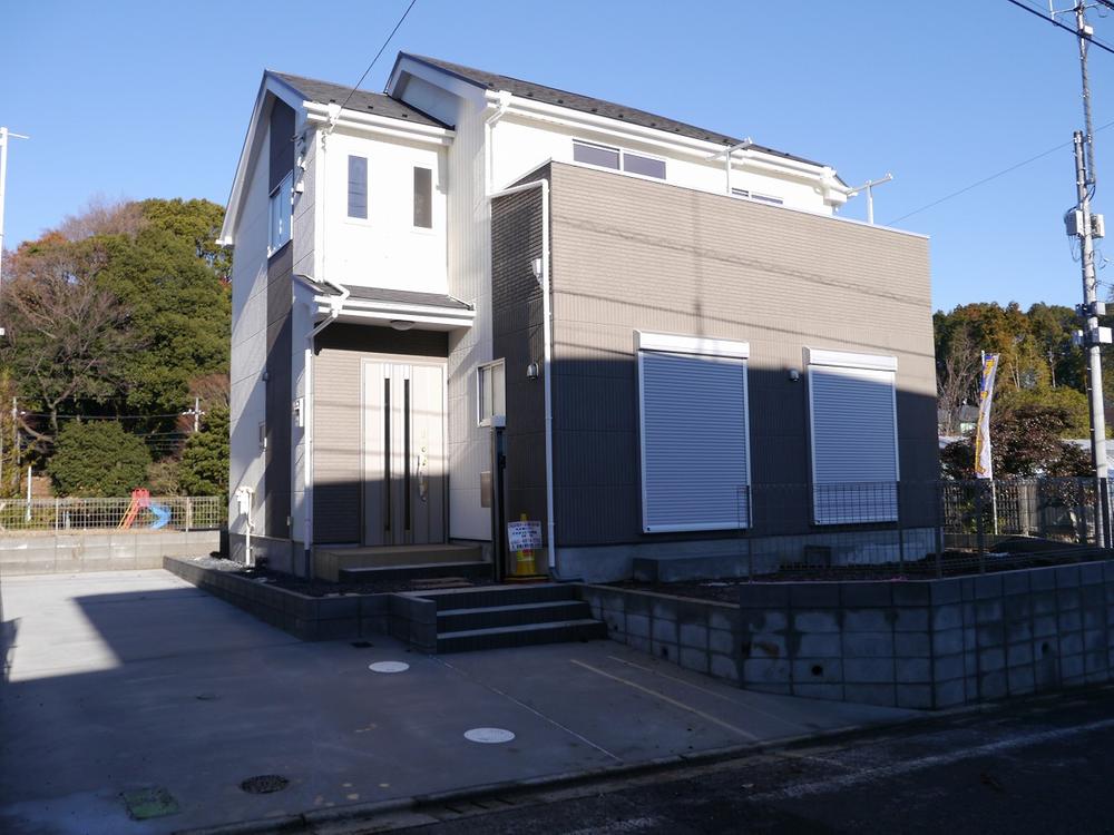 Local appearance photo. Nearby park, etc. It is a quiet residential area. Site area of ​​about 50 square meters have car space in the spacious house also 2 ~ 3 units can be.