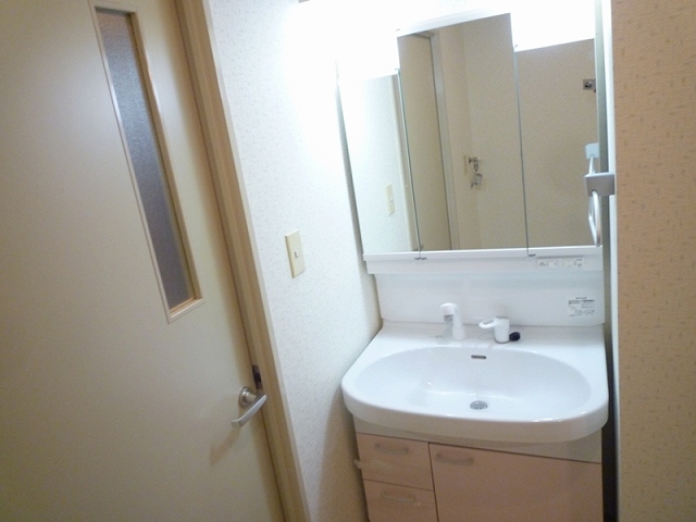 Washroom. Washroom