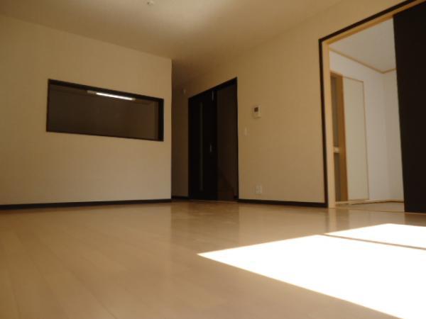 Same specifications photos (living)