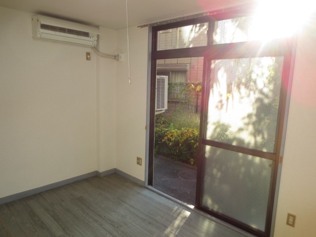 Living and room