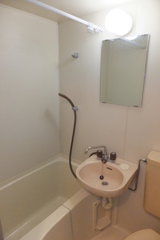 Bath. Spacious bath time