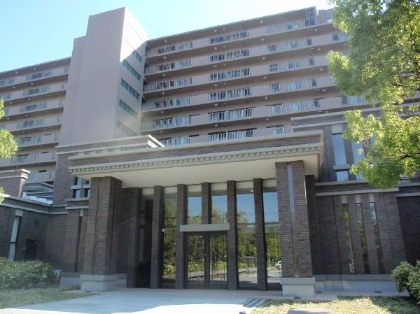 Local appearance photo. Main Entrance, 24-hour resident management of the peace of mind