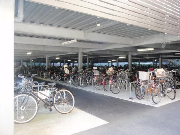 Local appearance photo. Bicycle shelter free. Bike shelter is also there to pay for.