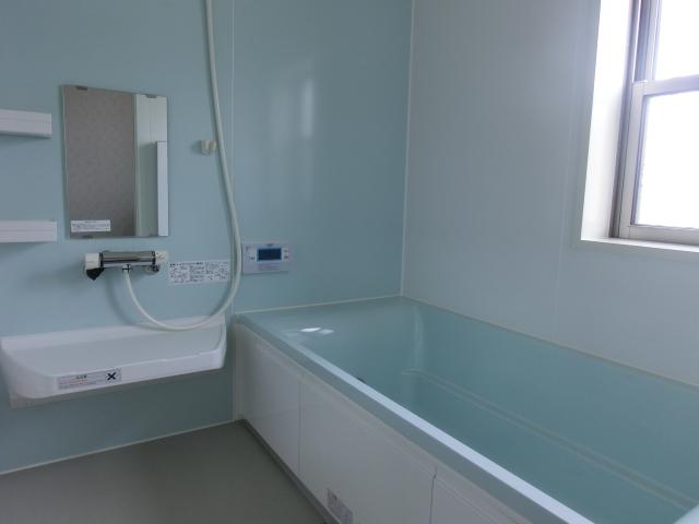 Bathroom. Building 2 (06 May 2013) Shooting