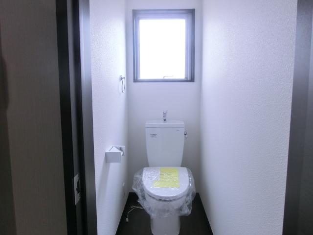 Toilet. Building 2 (06 May 2013) Shooting
