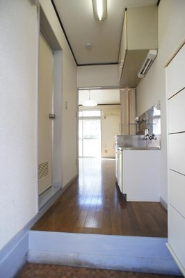 Kitchen. Over the kitchen from the front door ・ ・ ・