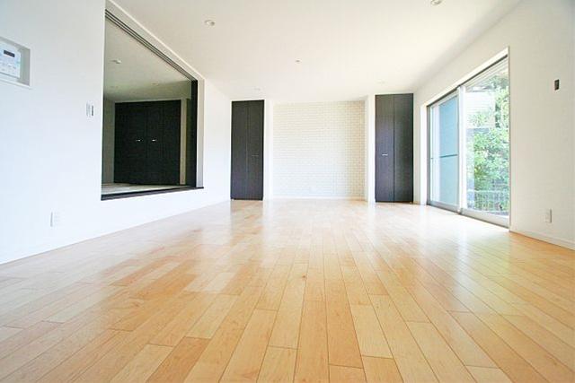 Same specifications photos (living)