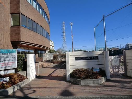 Junior high school. 1800m to Machida first junior high school