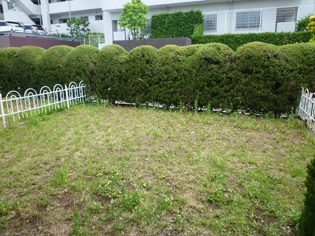 Balcony. Private garden