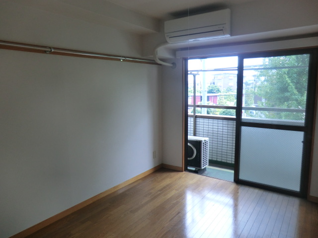 Living and room