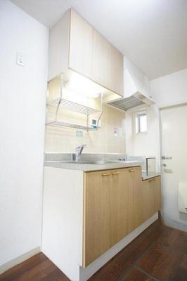 Kitchen. Spacious kitchen space, 2-neck is a gas stove can be installed