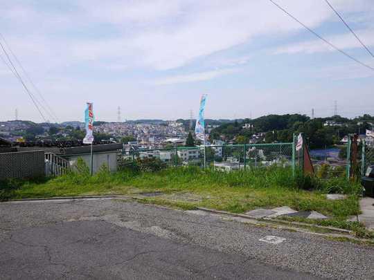 Local photos, including front road. For the south terraced, Per yang ・ Views of the sky from the good and the bath is view. Residential of nearby parks lush environment.