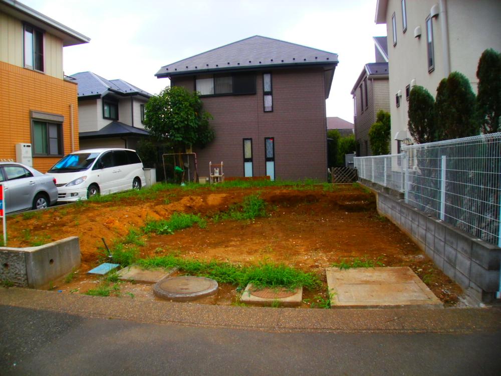 Local photos, including front road. Local (10 May 2013) Shooting