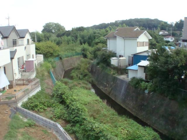 View photos from the dwelling unit. Local (September 2013) Shooting