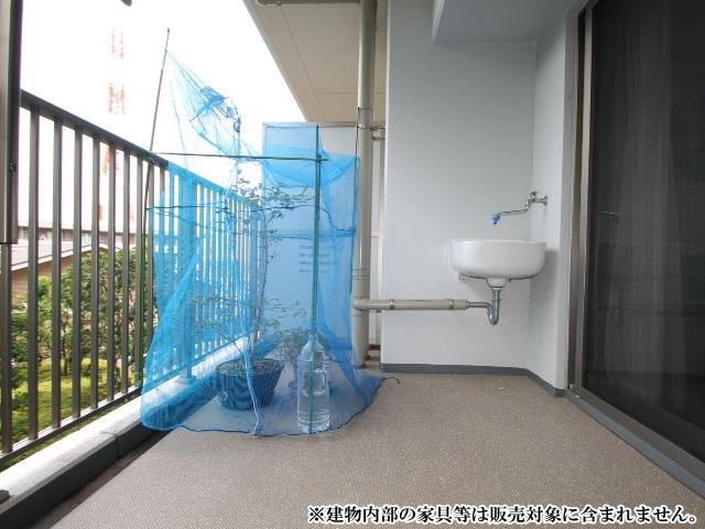 Balcony. Sol Grande Mates Tamasakai Green Court balcony