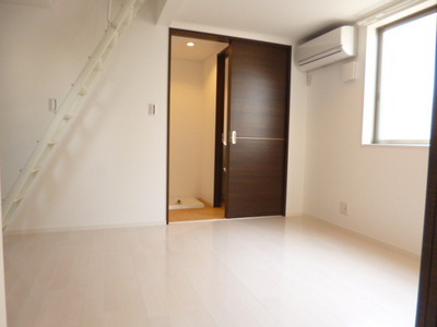 View. ☆ Also many windows is bright ☆