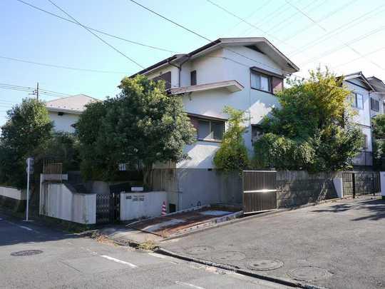 Local land photo. You can architecture in your favorite house manufacturer per a quiet residential area of ​​the building conditions without selling land. 