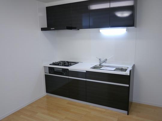 Kitchen. Panasonic artificial marble top ・ Water purifier built-in shower water washing, New replaced.