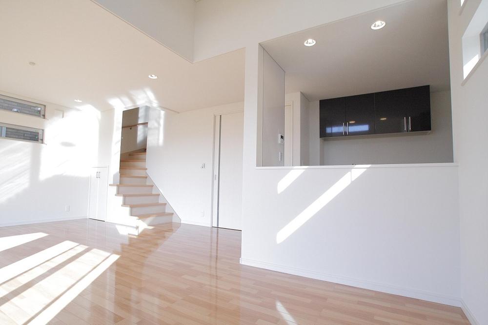 Same specifications photos (living). (3 Building) same specification Interior selectable However it depends on the progress of the construction work