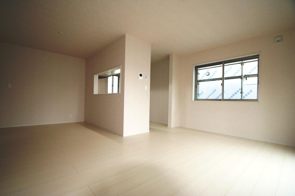 Same specifications photos (living). Same specifications