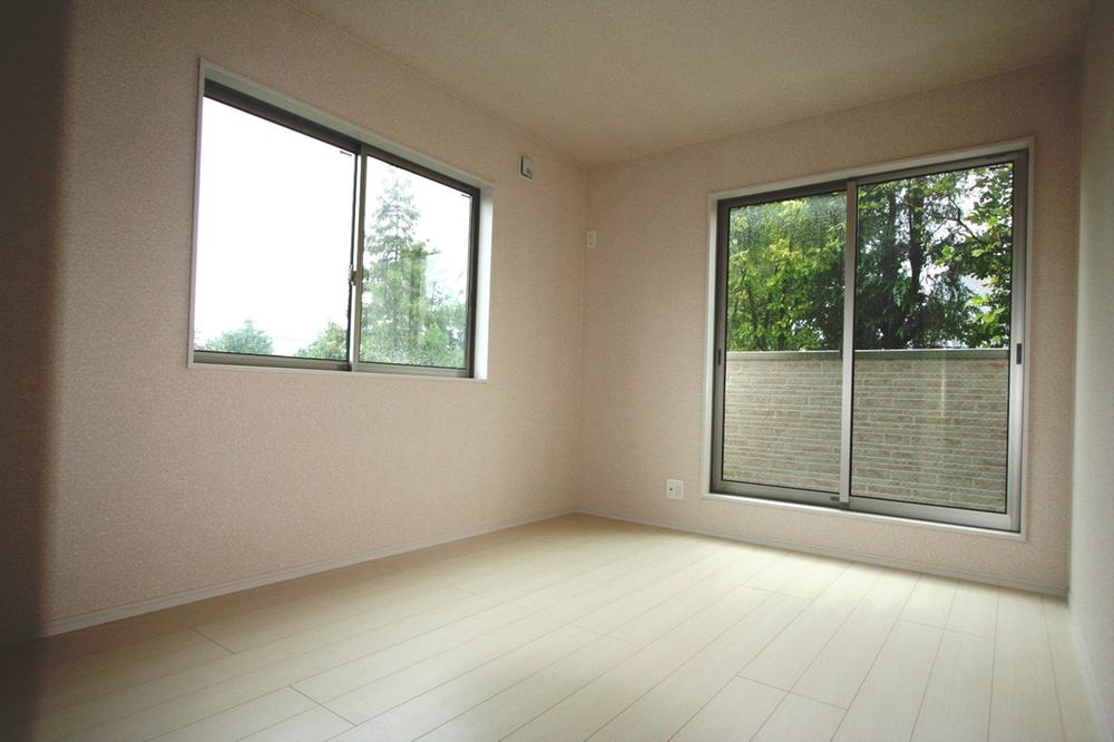 Same specifications photos (Other introspection). Same specifications