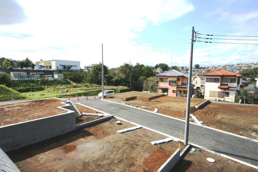 Local photos, including front road. Local (10 May 2013) Shooting