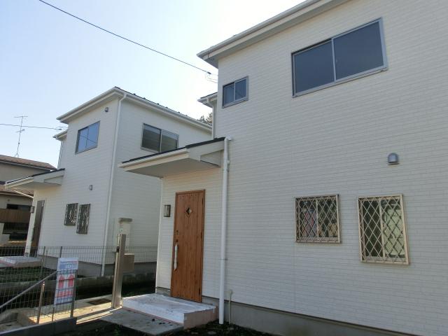 Local appearance photo. 1 Building